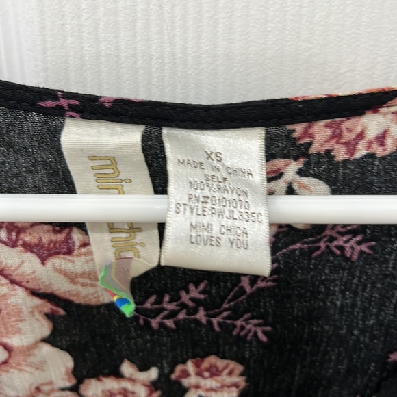 Long-sleeve Floral Romper - Picture 3 of 6